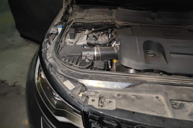 Used Land Rover Discovery 2021 360 PS R-Dynamic S Engine Bay Right