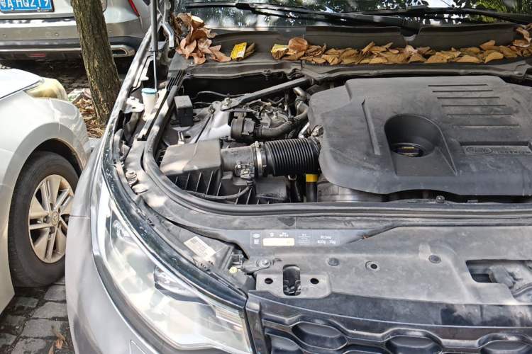 Used Land Rover Discovery 2021 360 PS R-Dynamic S Engine Bay Right