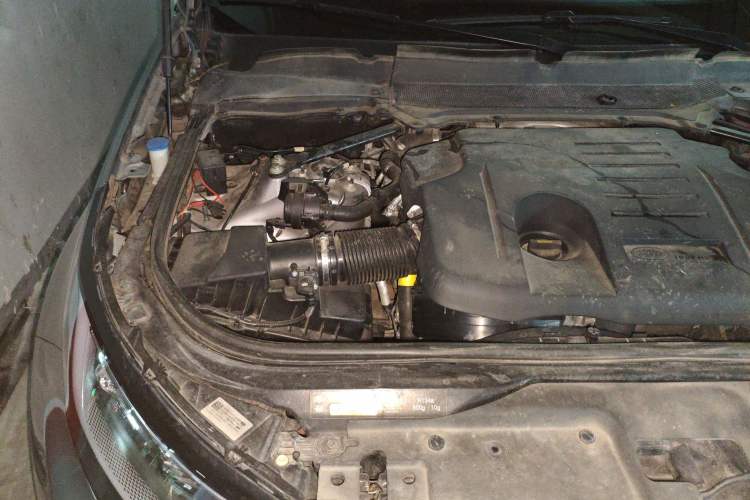 Used Land Rover Discovery 2021 360 PS R-Dynamic SE Engine Bay Right