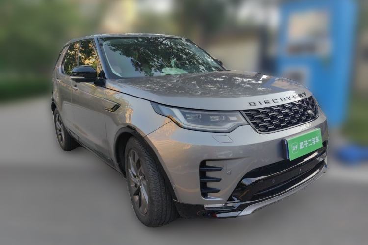 Used Land Rover Discovery 2021 360 PS R-Dynamic S Front Right 45 Deg