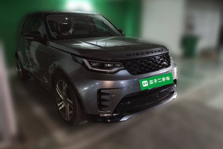 Used Land Rover Discovery 2021 360 PS R-Dynamic SE Front Right 45 Deg