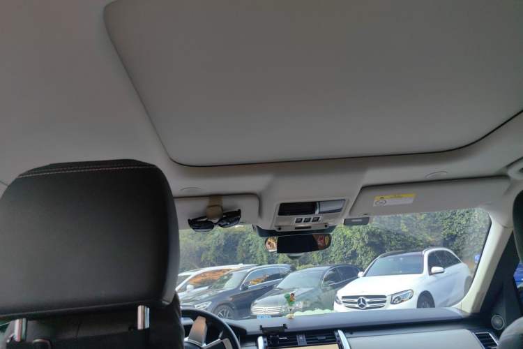 Used Land Rover Discovery 2021 360 PS R-Dynamic S Headliner