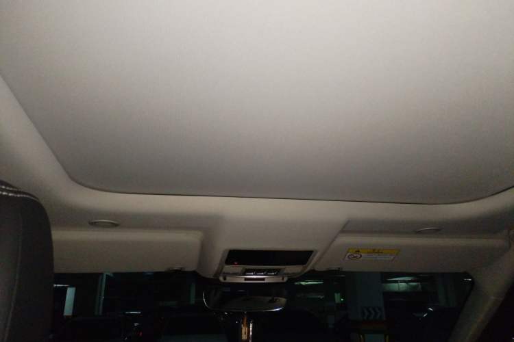 Used Land Rover Discovery 2021 360 PS R-Dynamic S Headliner