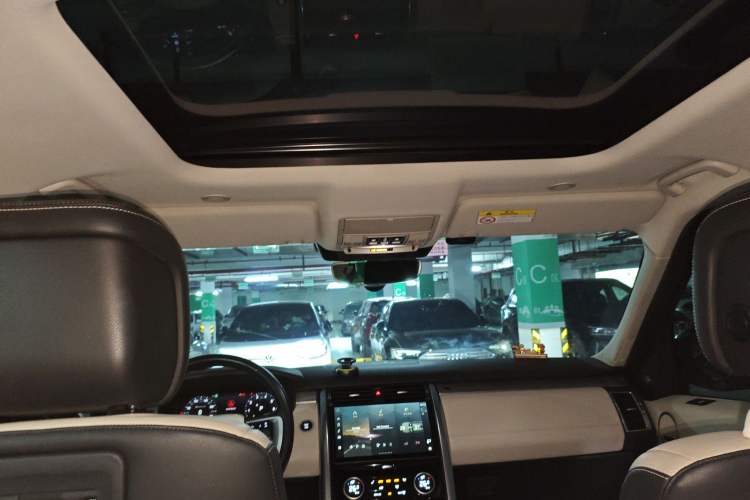 Used Land Rover Discovery 2021 360 PS R-Dynamic SE Headliner