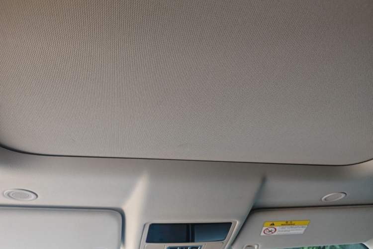 Used Land Rover Discovery 2021 360 PS R-Dynamic SE Headliner