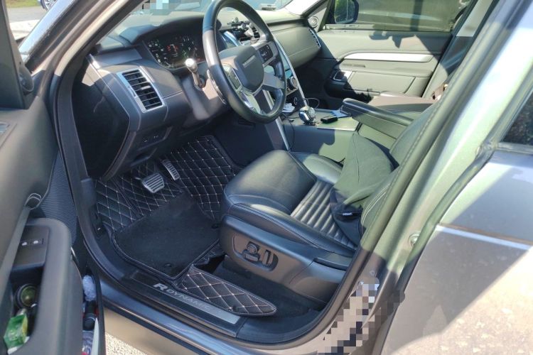 Used Land Rover Discovery 2021 360 PS R-Dynamic S Interior 3