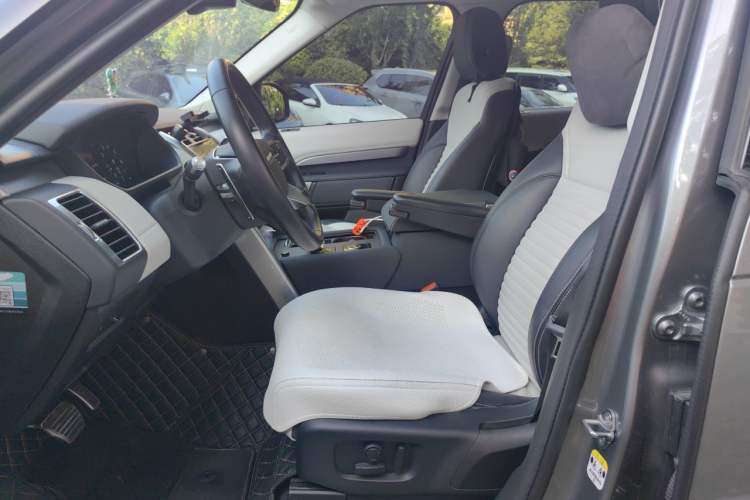 Used Land Rover Discovery 2021 360 PS R-Dynamic S Left Front Seat
