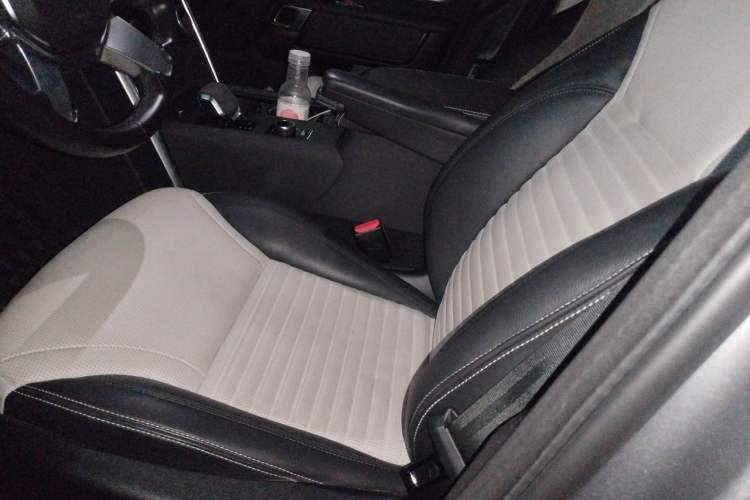 Used Land Rover Discovery 2021 360 PS R-Dynamic S Left Front Seat