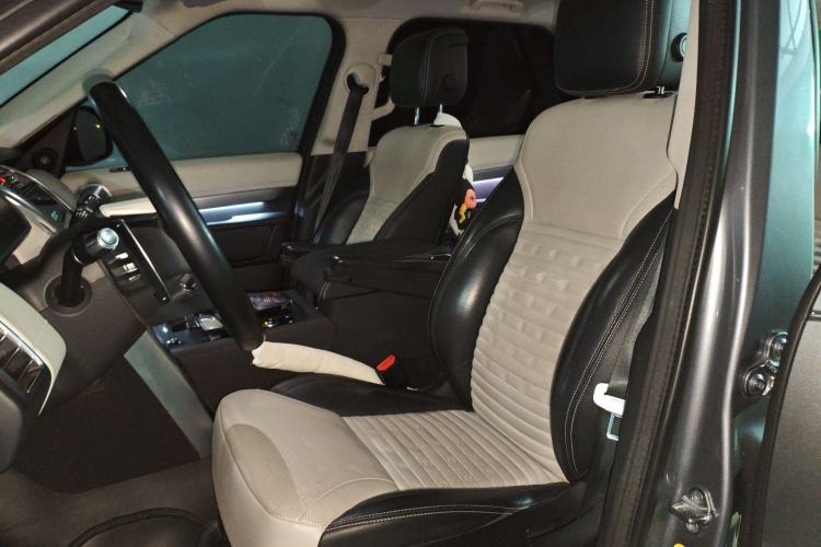 Used Land Rover Discovery 2021 360 PS R-Dynamic SE Left Front Seat