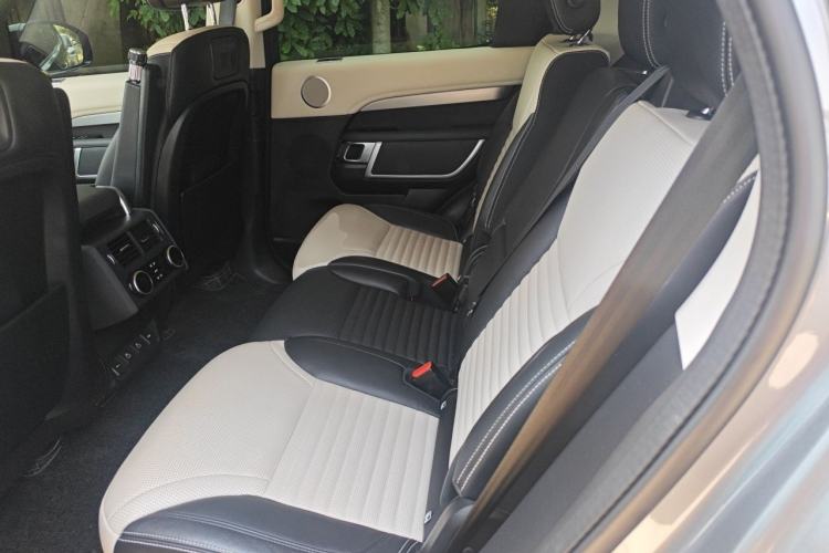 Used Land Rover Discovery 2021 360 PS R-Dynamic SE Left Rear Seat