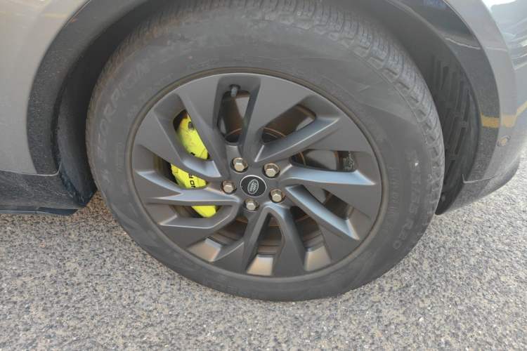 Used Land Rover Discovery 2021 360 PS R-Dynamic S Right Front Wheel Hub