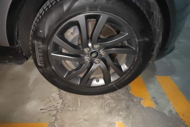 Used Land Rover Discovery 2021 360 PS R-Dynamic S Right Front Wheel Hub