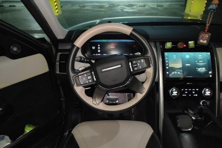 Used Land Rover Discovery 2021 360 PS R-Dynamic S Steering Wheel