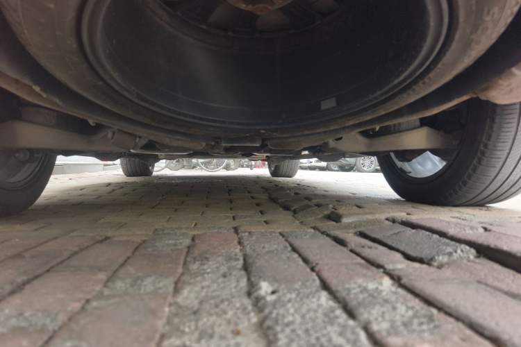 Used Land Rover Discovery 2021 360 PS R-Dynamic SE Chassis Rear