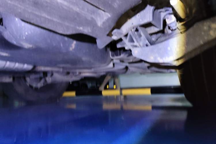 Used Land Rover Discovery 2021 360 PS R-Dynamic SE Chassis Rear Left