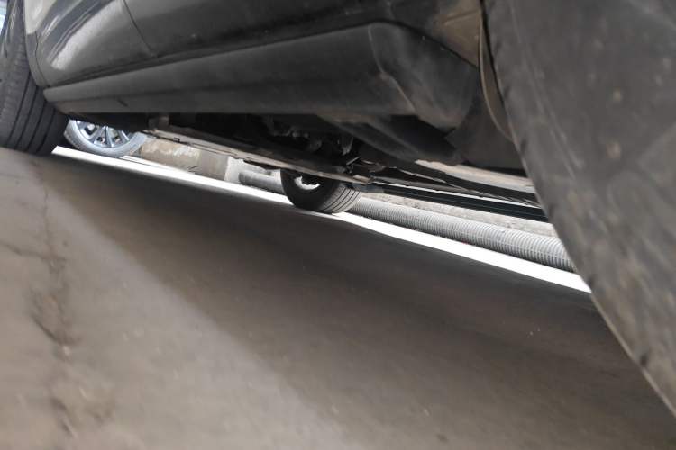 Used Land Rover Discovery 2021 360 PS R-Dynamic S Chassis Rear Left