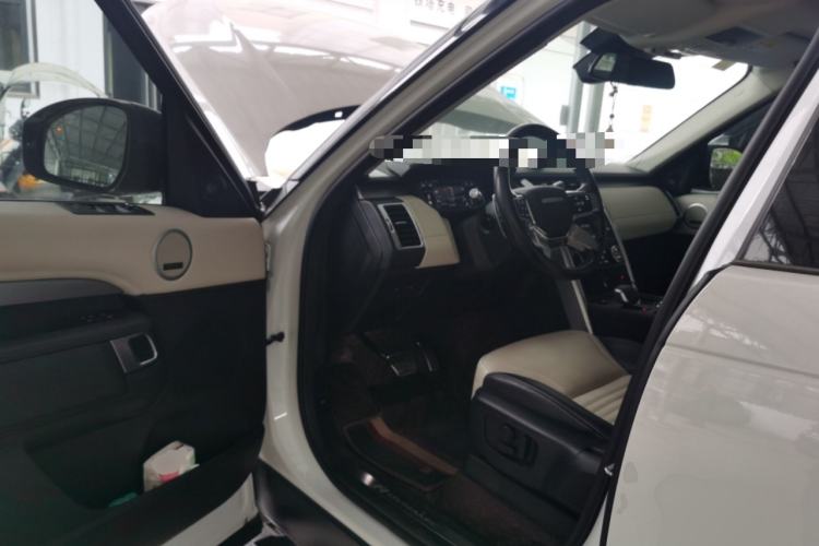 Used Land Rover Discovery 2021 360 PS R-Dynamic SE Driver Seat