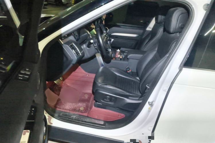 Used Land Rover Discovery 2021 360 PS R-Dynamic SE Driver Seat