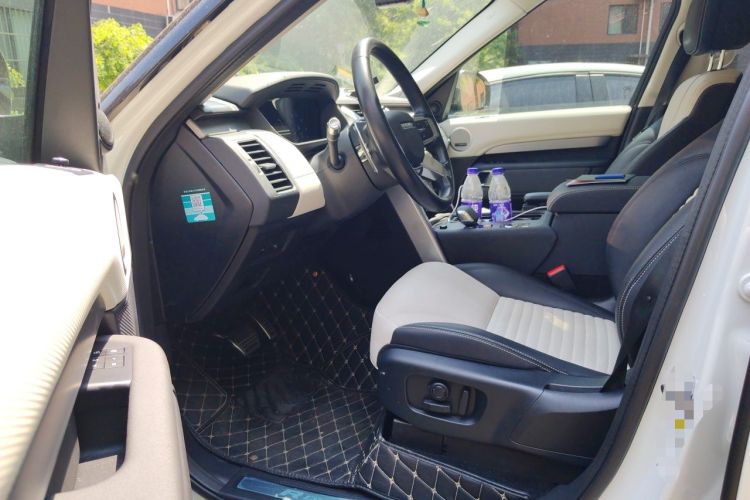 Used Land Rover Discovery 2021 360 PS R-Dynamic SE Driver Seat