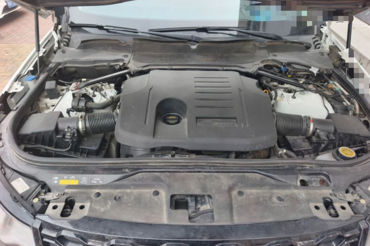 Used Land Rover Discovery 2021 360 PS R-Dynamic SE Engine Bay