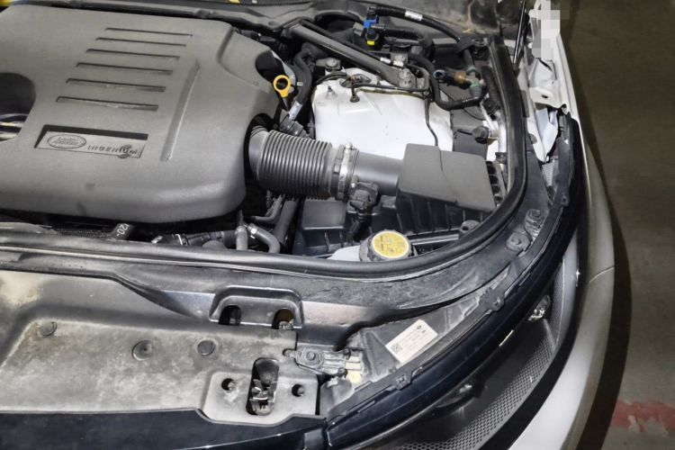 Used Land Rover Discovery 2021 360 PS R-Dynamic SE Engine Bay Left