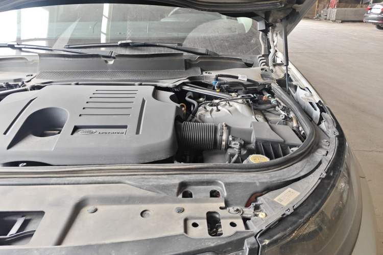 Used Land Rover Discovery 2021 360 PS R-Dynamic S Engine Bay Left