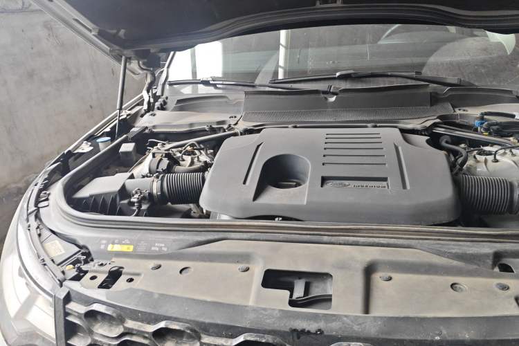 Used Land Rover Discovery 2021 360 PS R-Dynamic S Engine Bay Right