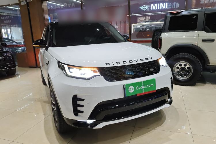 Used Land Rover Discovery 2021 360 PS R-Dynamic SE Front Right 45 Deg