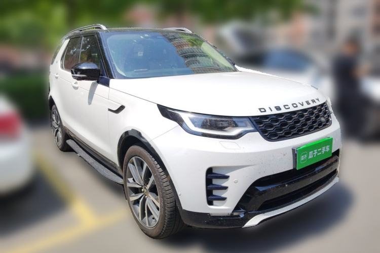 Used Land Rover Discovery 2021 360 PS R-Dynamic SE Front Right 45 Deg