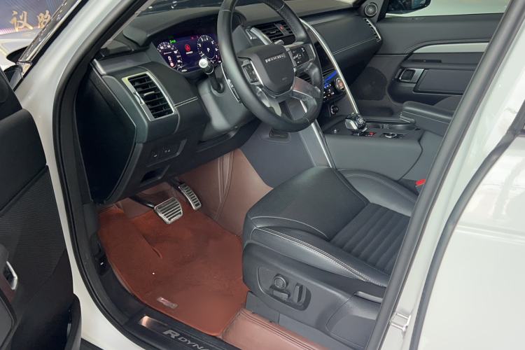Used Land Rover Discovery 2021 360 PS R-Dynamic S Interior 1
