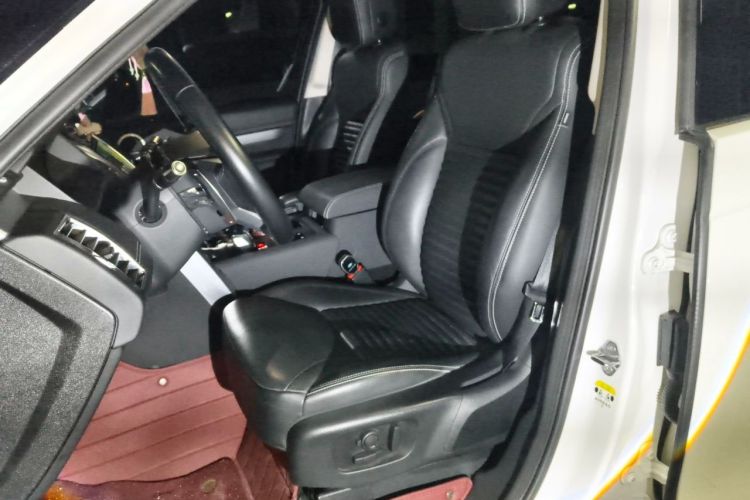 Used Land Rover Discovery 2021 360 PS R-Dynamic SE Left Front Seat