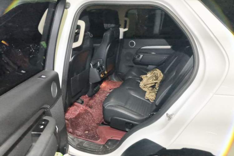 Used Land Rover Discovery 2021 360 PS R-Dynamic SE Left Rear Seat