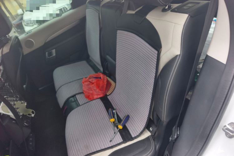 Used Land Rover Discovery 2021 360 PS R-Dynamic SE Left Rear Seat