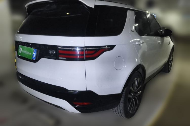 Used Land Rover Discovery 2021 360 PS R-Dynamic SE Rear Right 45 Deg