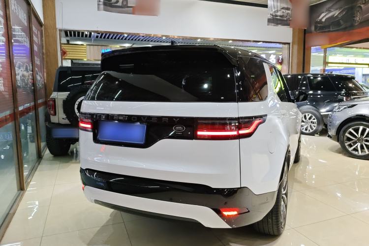 Used Land Rover Discovery 2021 360 PS R-Dynamic SE Rear Right 45 Deg