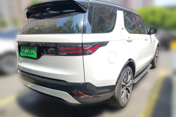 Used Land Rover Discovery 2021 360 PS R-Dynamic SE Rear Right 45 Deg