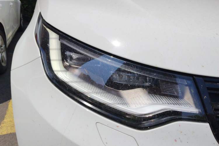 Used Land Rover Discovery 2021 360 PS R-Dynamic SE Right Front Headlight