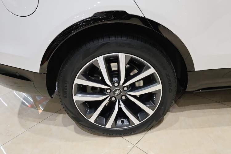 Used Land Rover Discovery 2021 360 PS R-Dynamic SE Right Rear Wheel Hub