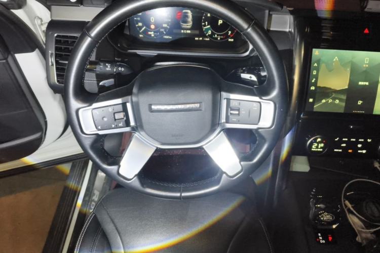 Used Land Rover Discovery 2021 360 PS R-Dynamic SE Steering Wheel