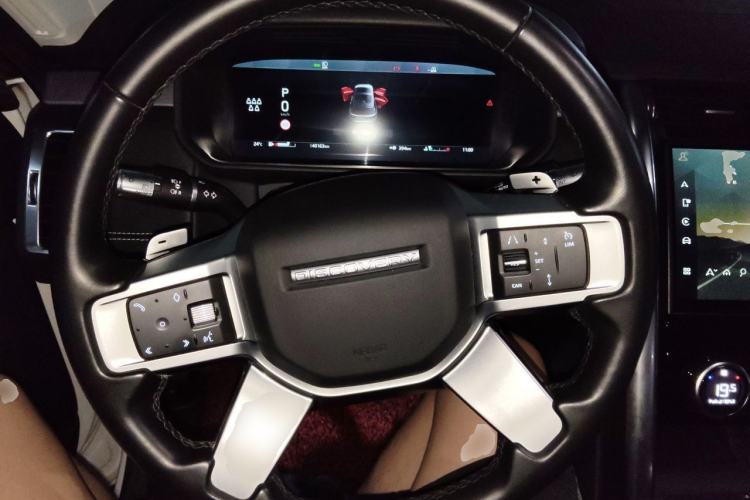 Used Land Rover Discovery 2021 360 PS R-Dynamic SE Steering Wheel