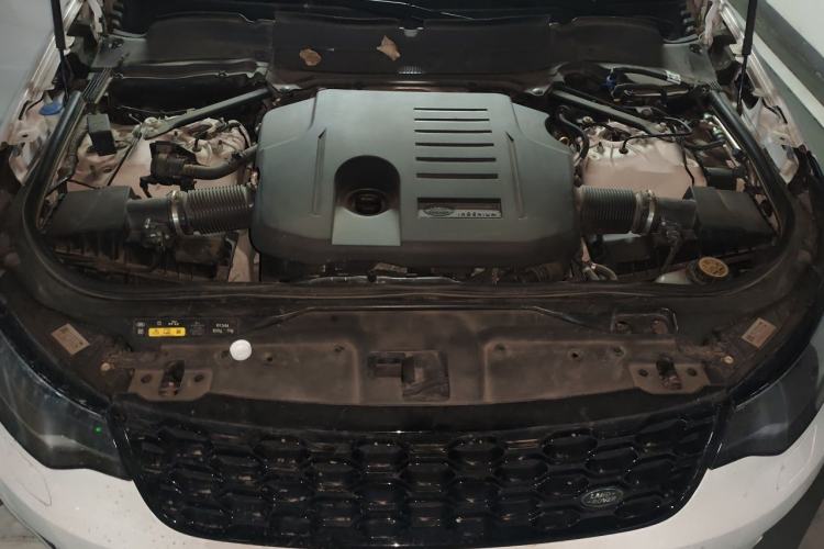 Used Land Rover Discovery 2022 360 PS R-Dynamic S (Imported) Engine Bay