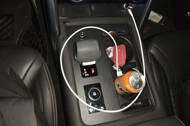 Used Land Rover Discovery 2022 360 PS R-Dynamic S (Imported) Gear Lever