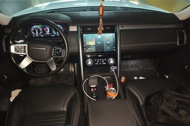 Used Land Rover Discovery 2022 360 PS R-Dynamic S (Imported) Interior 2