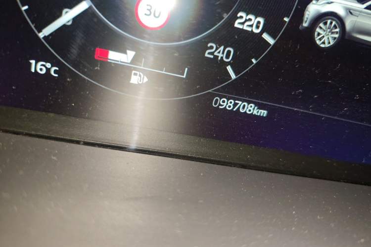 Used Land Rover Discovery 2022 360 PS R-Dynamic S (Imported) Odometer Close Up