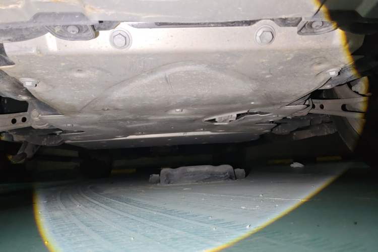 Used Land Rover Discovery 2023 360 PS R-Dynamic SE Chassis Front