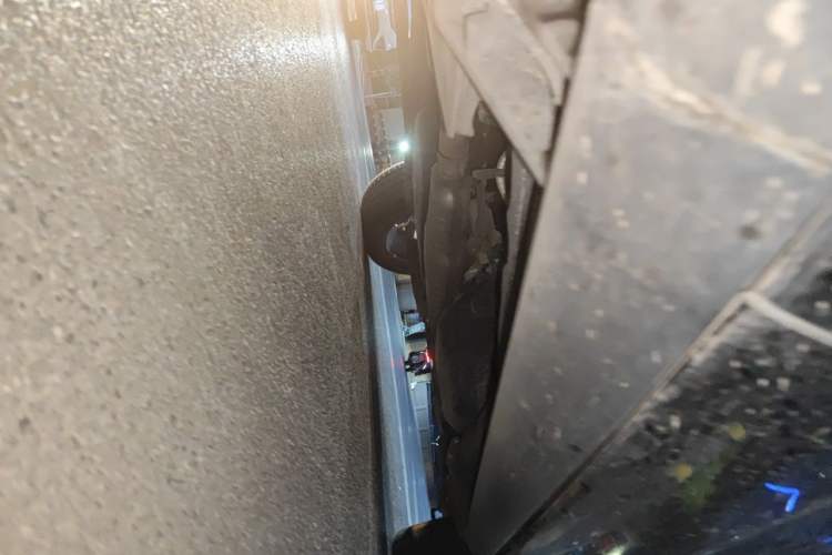 Used Land Rover Discovery 2023 360 PS R-Dynamic SE Chassis Front Left