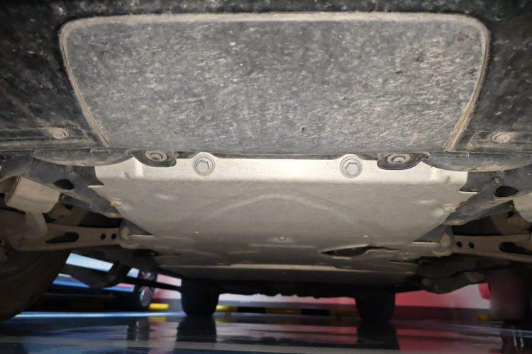 Used Land Rover Discovery 2023 360 PS R-Dynamic S Chassis Front