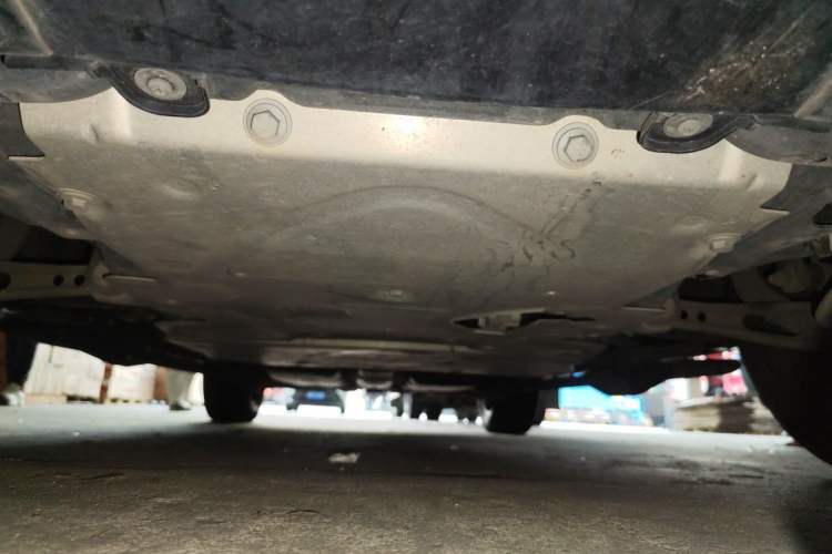 Used Land Rover Discovery 2023 360 PS R-Dynamic S Chassis Front