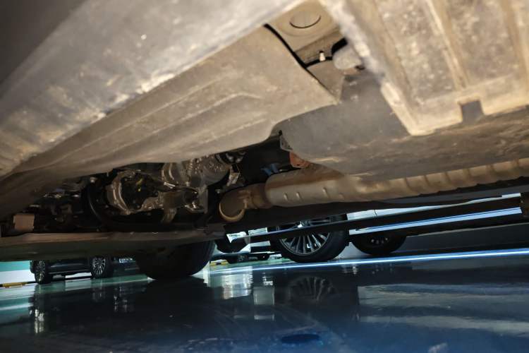 Used Land Rover Discovery 2023 360 PS R-Dynamic S Chassis Rear Left