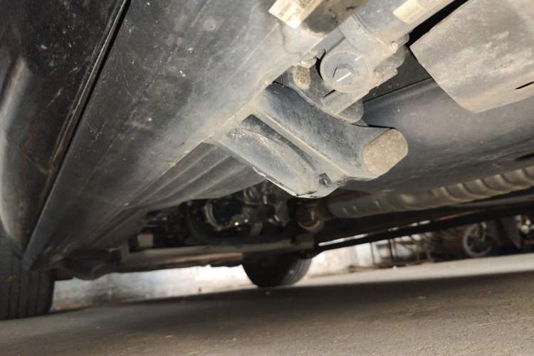 Used Land Rover Discovery 2023 360 PS R-Dynamic S Chassis Rear Left